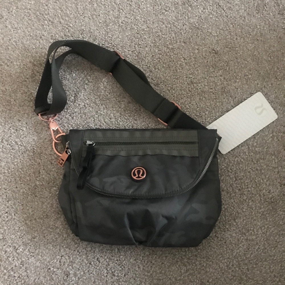 NWT Lululemon Camo Festival Bag